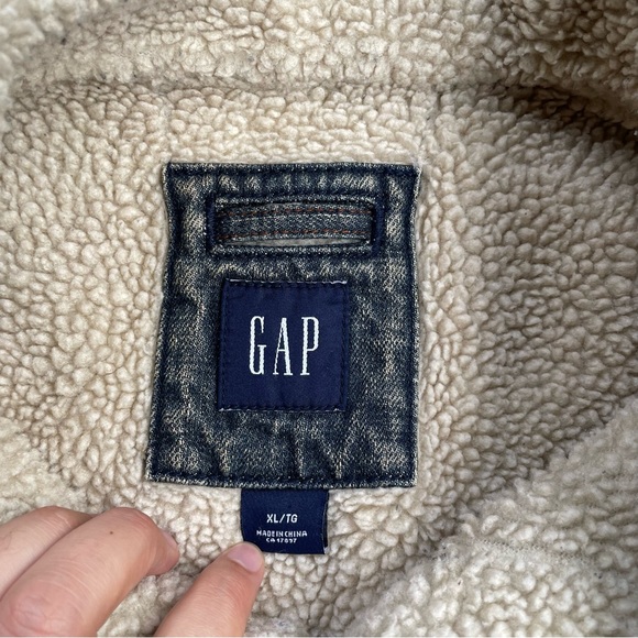 GAP denim Sherpa lined jacket - size L - Picture 3 of 4